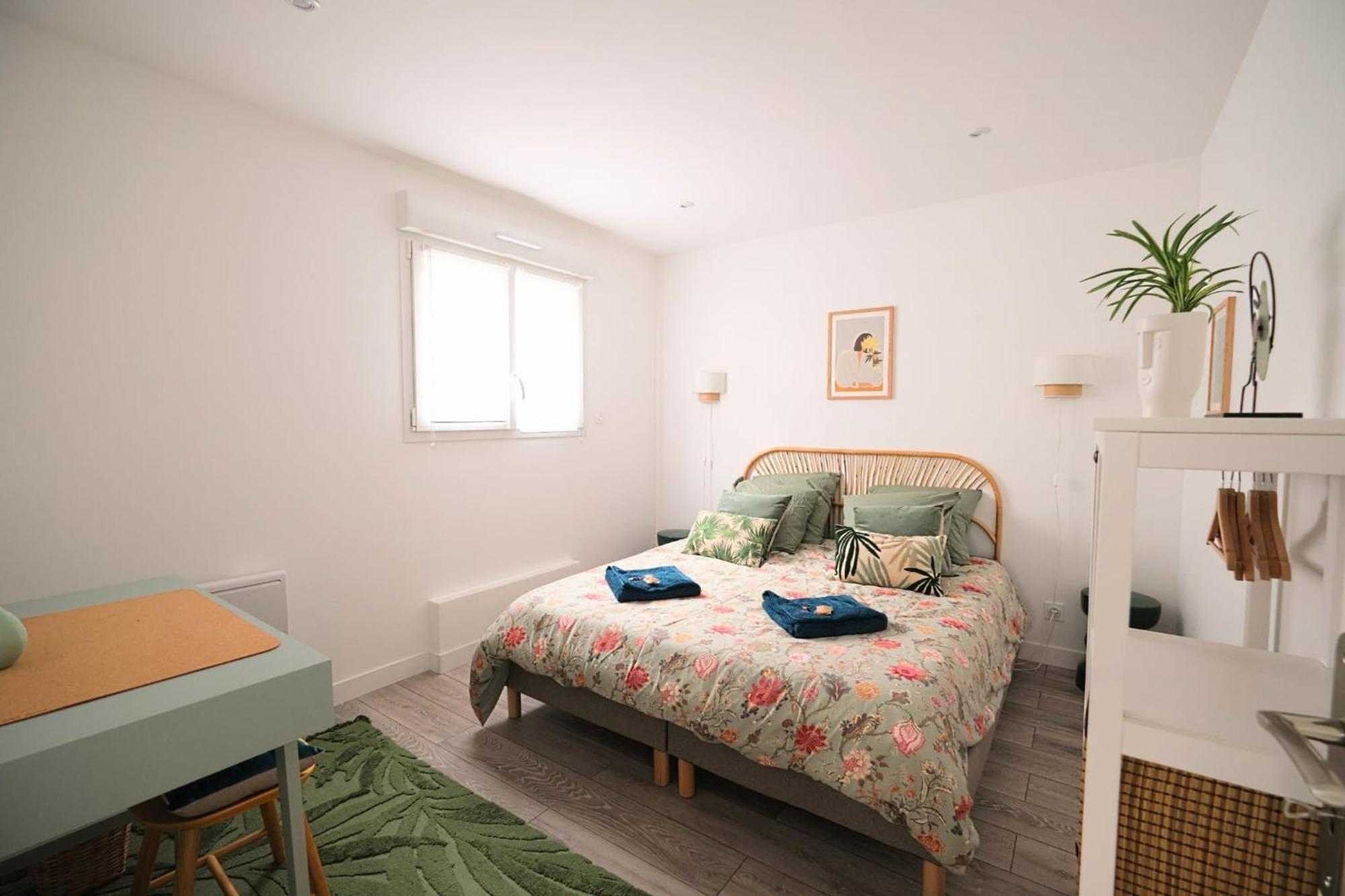 Dewailly, 2 Chambres, 3 Lits, Elegant, 700M Centre Ville 阿棉 外观 照片